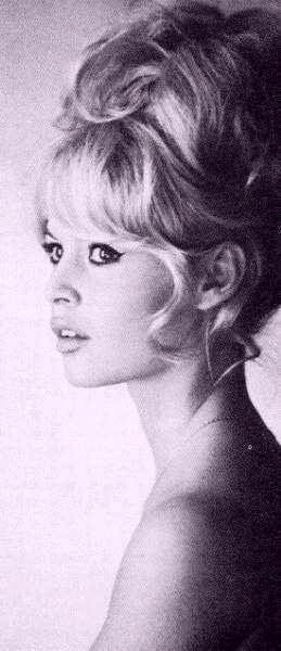 Brigitte Bardot - Seitenprofil