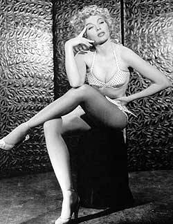 Lili St. Cyr - Denkerpose